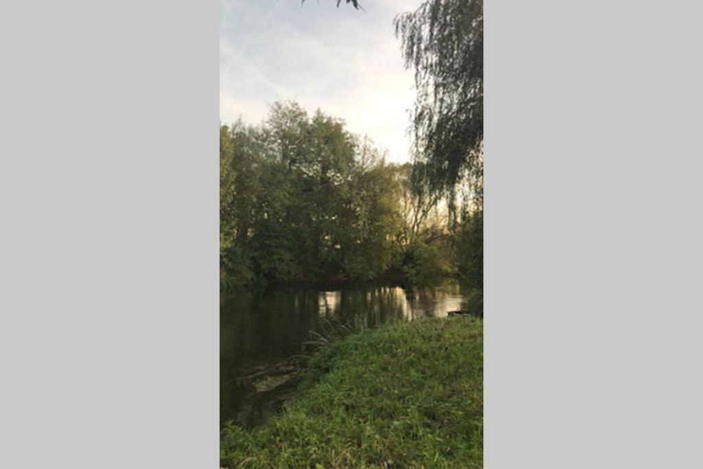 La Pierre Levee Apartment Montigny-sur-Loing Ngoại thất bức ảnh